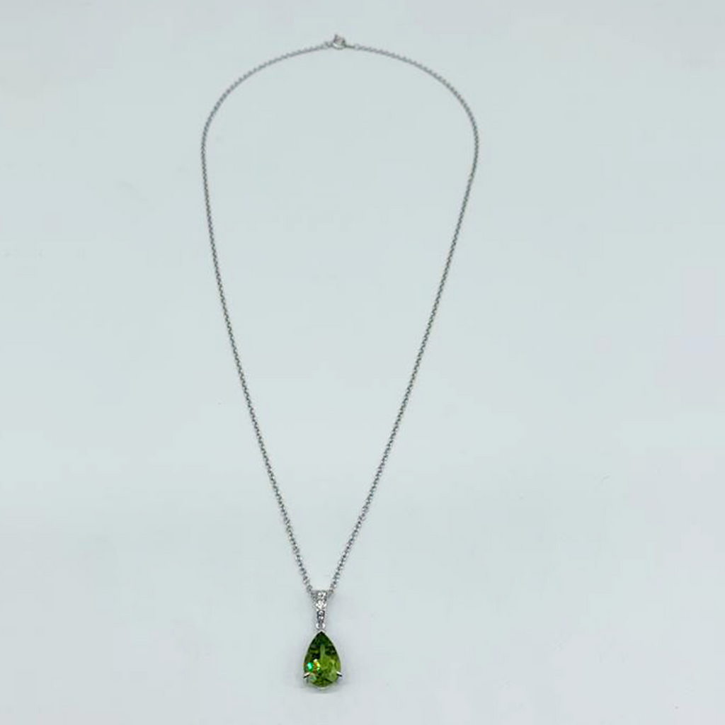 CA 18 Karat White Gold Teresa Peridot and Diamond Bail Pendant Necklace.