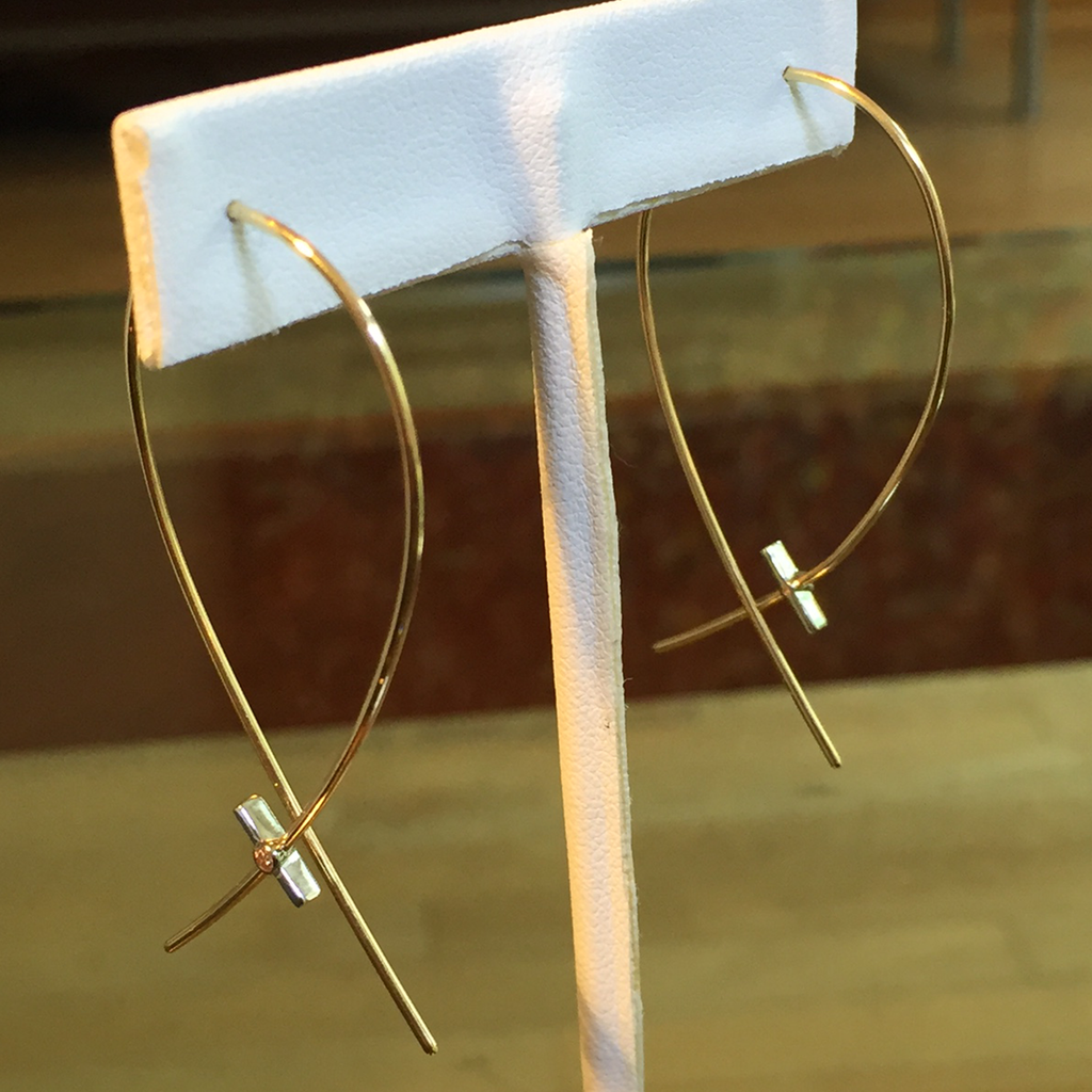 CA 18 Karat Yellow Gold Ribbon 18 Karat White Gold Bar with Pink Diamond Earrings